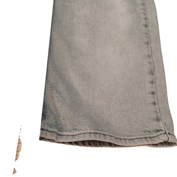 Legend London Women's Barrel Leg, High Waisted, Light Colored Jeans Size 28X29 - Picture 7 of 11